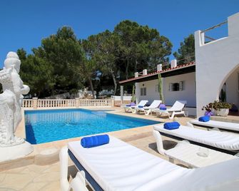 Villa Es Cuco Ibiza - Three Bedroom Villa, Sleeps 8 - Sant Josep de sa Talaia - Pool