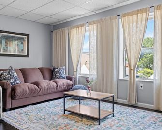 Downtown Delaware Luxury Stay - Delaware - Huiskamer