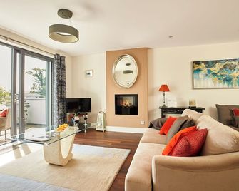 Dingle View Apartment By Stay Yna. - Dingle - Salon