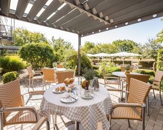 Hotel Moritz an der Elbe - Zeithain - Patio