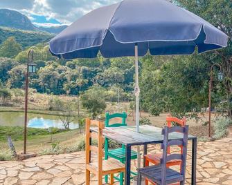 Chalet 1 at the foot of the mountain in Bichinho MG - Prados - Patio