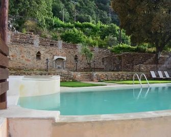 Ellinospito - Anogeia - Piscina