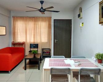 Maya Homestay Putrajaya - Putrajaya - Dining room
