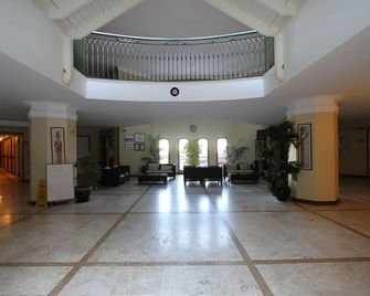 كلوب أيدا أبارتمنتس - مارماريس - ردهة