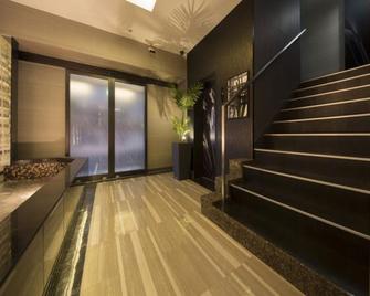 Hotel In The Green (Adult Only) - Kioto - Escaleras