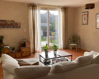Le Petit Tonneau - เมิงซูร์ลัวร์ - ห้องนั่งเล่น