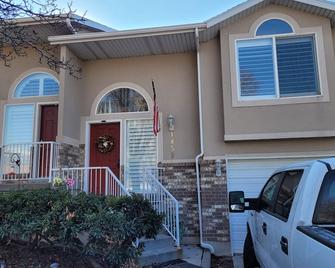 Spacious Townhouse in the suburbs of Salt Lake City - Bountiful - Edificio