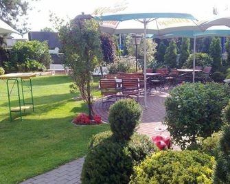 Hotel Am Wintergarten - Bocholt - Patio