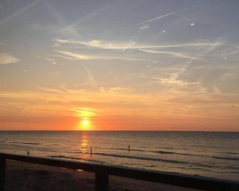 Cozy Chalet for Couples - Oostkapelle - Plage