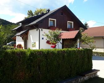 Lake House - Plitvicka Jezera - Building