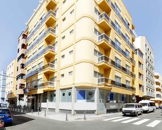 Crisol Alisios Canteras - Las Palmas de Gran Canaria - Building