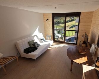 Comfortable 1BR in Agudes with elevator and equipped kitchen - Germ - Salon