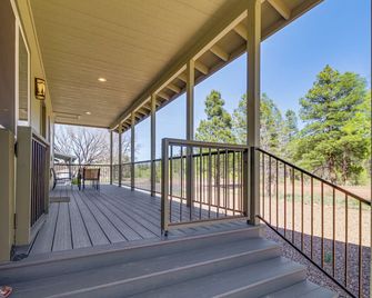 Deck & Atv Trail Access: Quiet Cabin In Show Low - Show Low - Balcony