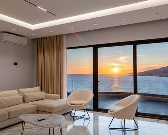 Day Lux Premium Apartments - Santi Quaranta - Soggiorno