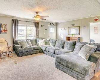 2 Mi to Lake Cumberland Family-Friendly Retreat! - Jamestown - Sala de estar