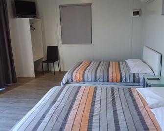 Pine Lake View Lodge - Woodend - Habitación