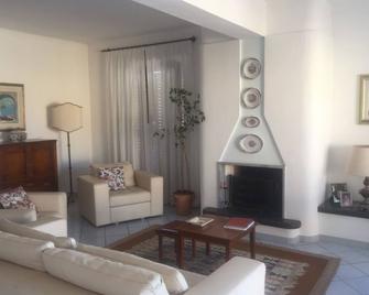 Stunning villa in front of the Ionian Sea! - Cirò Marina - Soggiorno