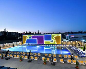 West Inn Georgia - Kutaisi - Pool