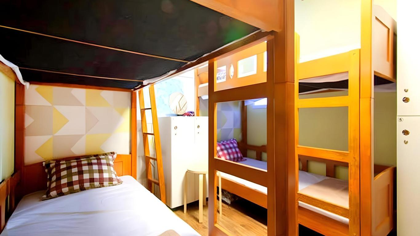 Cube Guesthouse