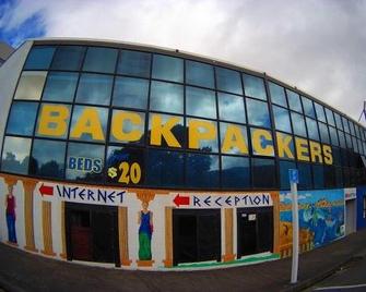 Atlantis Backpackers - Picton - Building