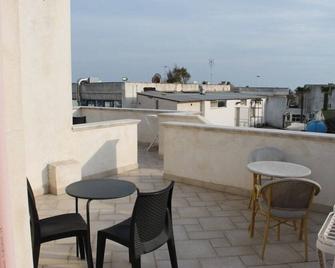 B&B Delle Rose - Maruggio - Balcón