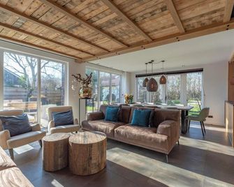 a Nice Holiday by the sea With Family - Julianadorp - Wohnzimmer