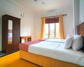 OYO 348 Ocean Bay Surf Resort - Weligama