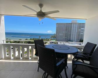 Beautiful remodeled condo ocean front, new furniture, beach access - Fort Lauderdale - Balcony