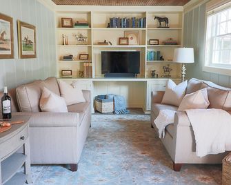 The Red Fox Inn & Tavern - Middleburg - Living room