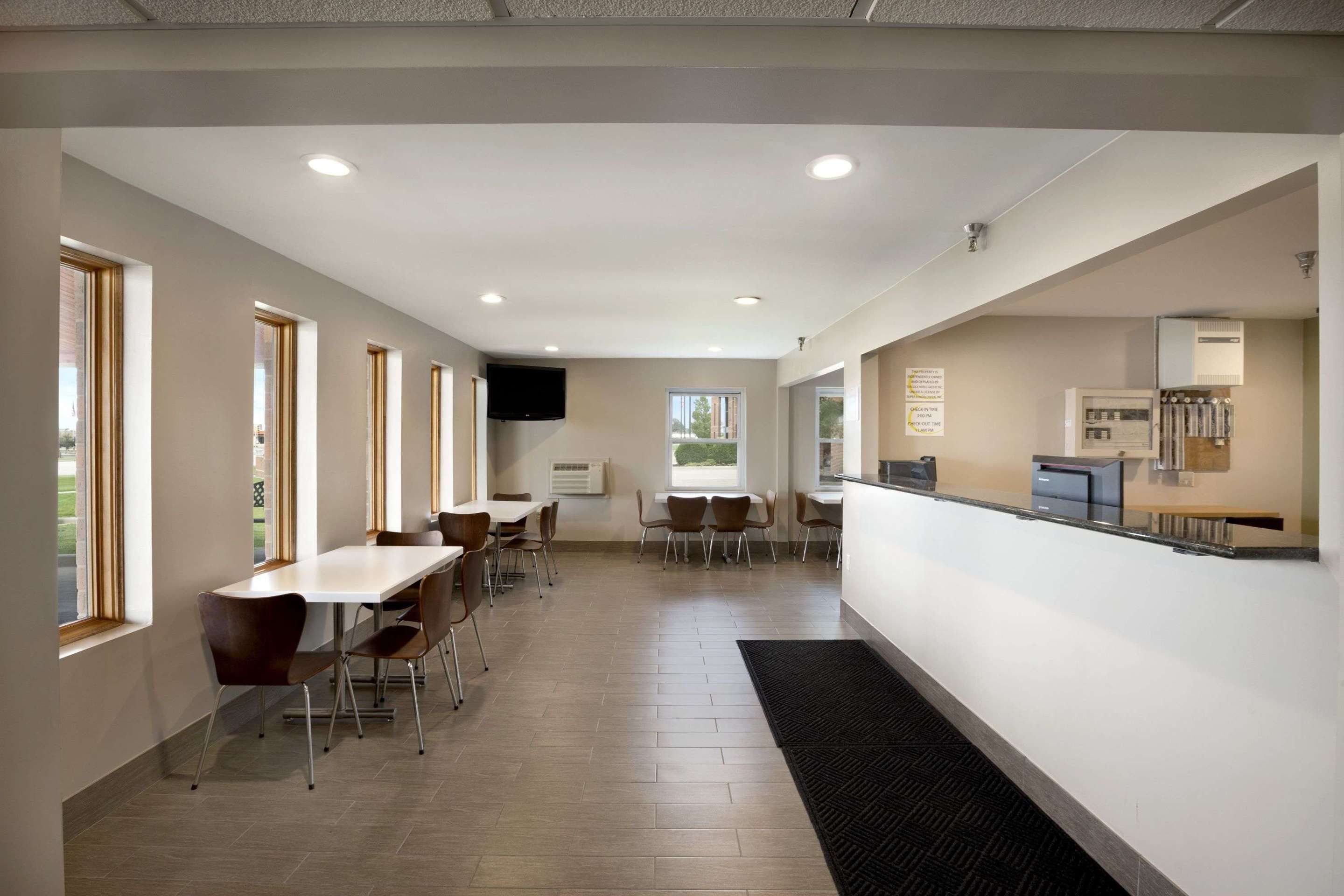 Restaurant view of Super 8 by Wyndham Tuscola