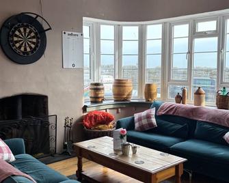 The Yacht Inn - פרנזאנס - סלון