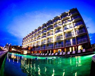 Ocean Club Hotel - Cape May - Building