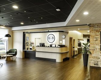 B&B HOTEL Toruń - Toruń - Front desk