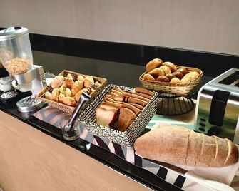 Casa del Hidalgo Hotel Cali Centenario - Cali - Buffet