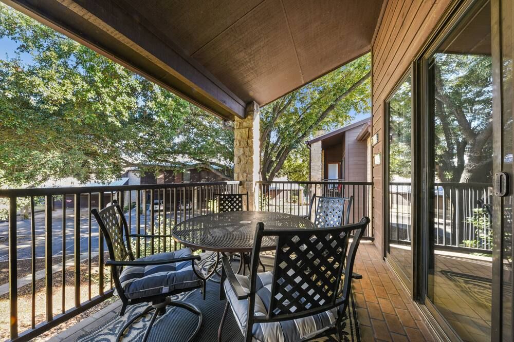 Comal River Getaway at the Fluss Haus B204 - New Braunfels - Balcony