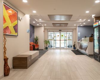 Holiday Inn Express & Suites Hampton South-Seabrook By IHG - Seabrook - Lobby
