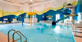 Fairfield Inn & Suites by Marriott Winnipeg - Winnipeg - Svømmebasseng