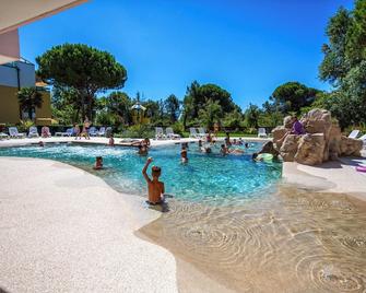 Bosco Canoro Bibione Resort - Bibione - Piscina