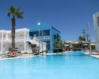 Valsami Hotel Apartments - Rodas - Piscina