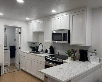 Cozy 2br Near Downtown & Border - Brownsville