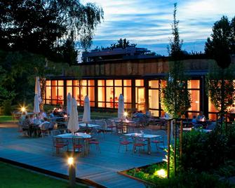H+ Hotel Bochum - Bochum - Patio