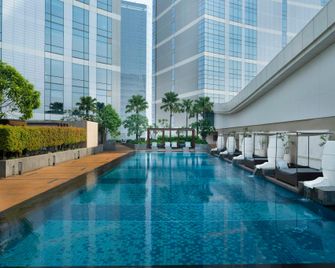 Intercontinental Hotels Residence Jakarta Pondok Indah By IHG - Yakarta - Piscina