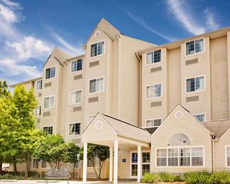 Microtel Inn & Suites by Wyndham Daphne/Mobile - Daphne - Building