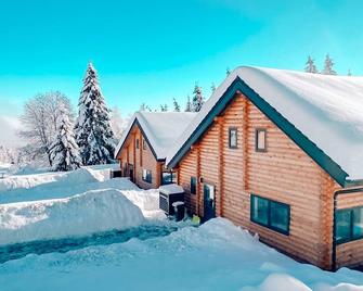 Pur Natur! Wandern und Skifahren - Trahütti Premium Lodges - Deutschlandsberg - Gebäude