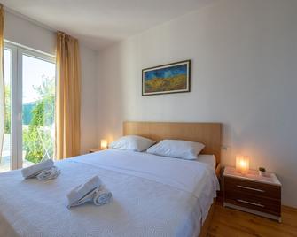 Apartments Ena - Zavala - Schlafzimmer