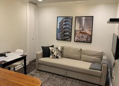 1631 1D · Astounding Apt/20 min to NYC-Parking Avail. Steps away from bus stop. - North Bergen - Olohuone