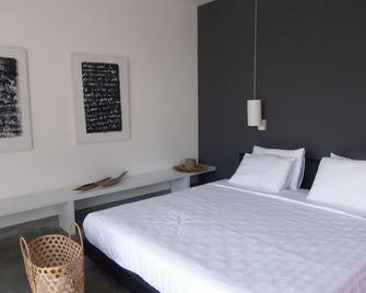 Tamu Otres - سيهانوكفيل - غرفة نوم