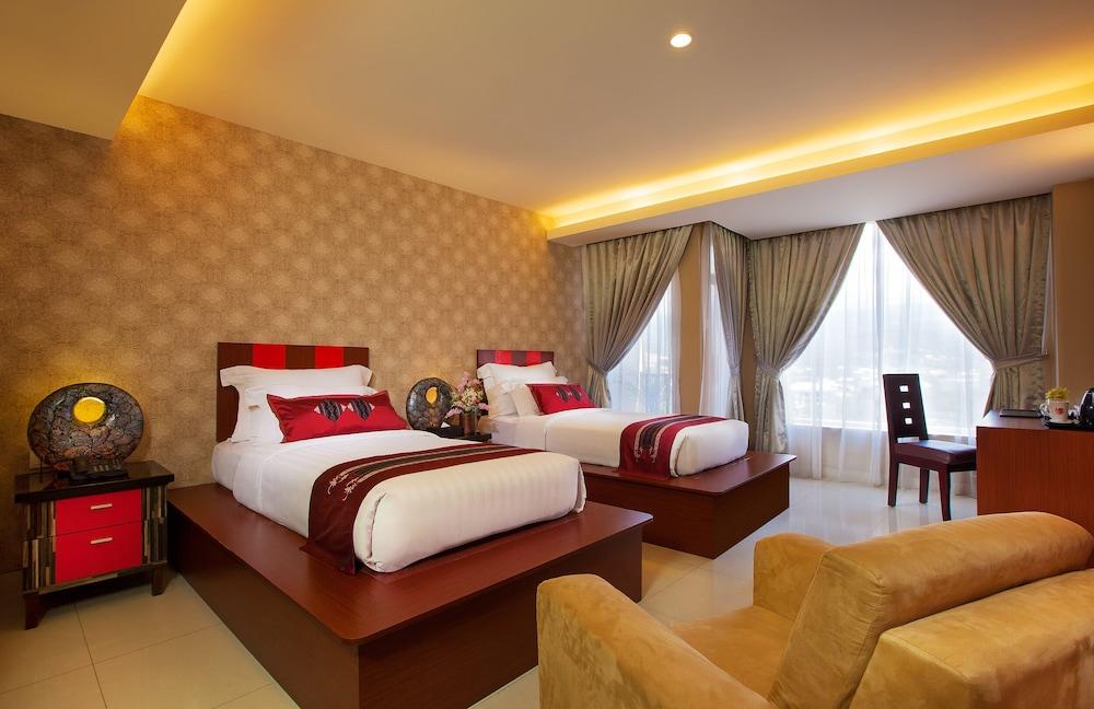 Lion Hotel & Plaza From $19. Manado Hotel Deals & Reviews - KAYAK