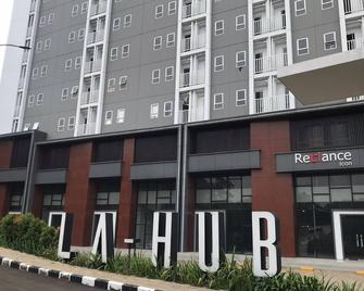 Stunning Studio Apartment at La Hub City - Jakarta - Building