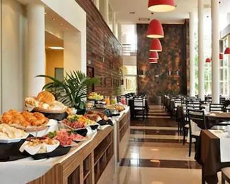 Gran Hotel Tourbillon & Lodge - Puerto Iguazú - Buffet